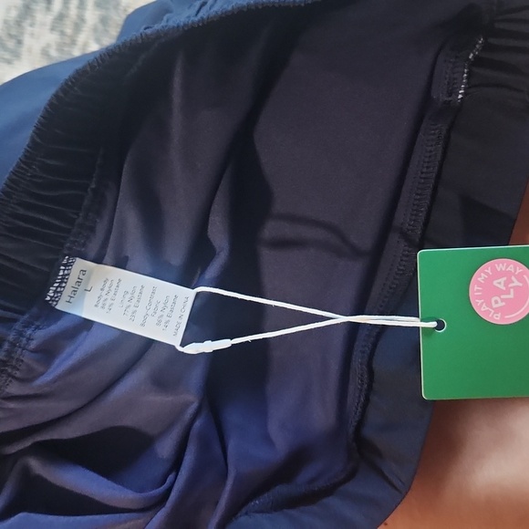 Halara Snap Shorts NWT - Picture 4 of 5